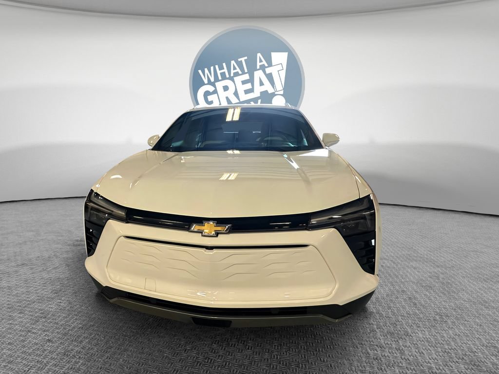 Used 2024 Chevrolet Blazer EV LT AWD/4WD image 9