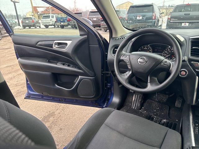 Used 2020 Nissan Pathfinder S AWD/4WD image 17