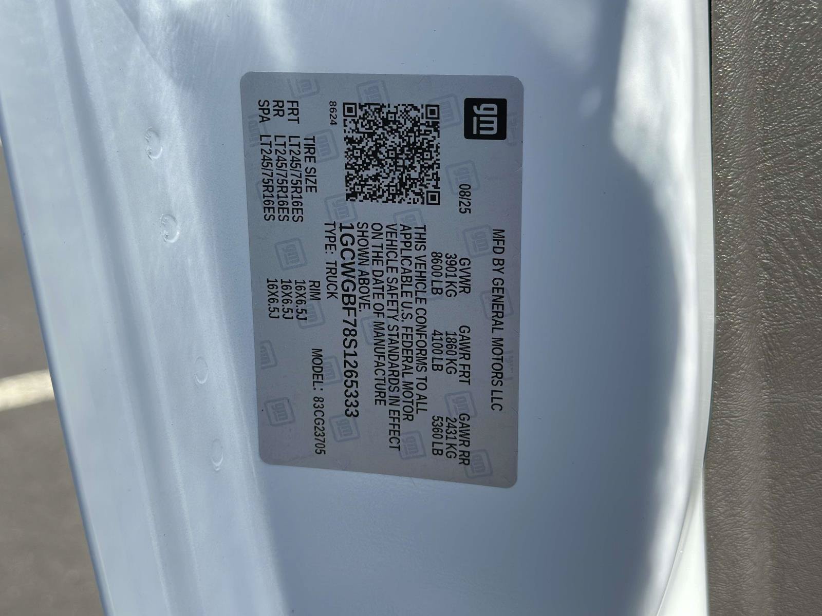 New 2025 Chevrolet Express 2500 Extended w/ Safety Package RWD image 23