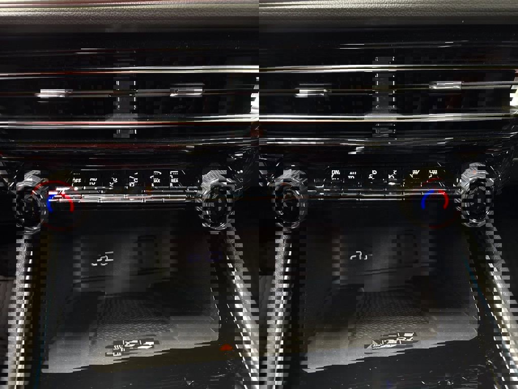 New 2026 Chevrolet Traverse LT w/ Sun and Wheel Package image 40