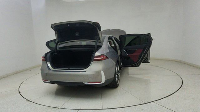 Used 2025 BMW i5 xDrive40 image 73