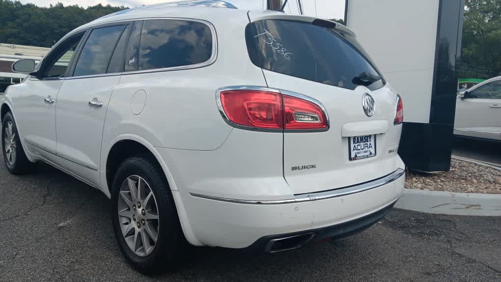 Used 2017 Buick Enclave Leather FWD image 3