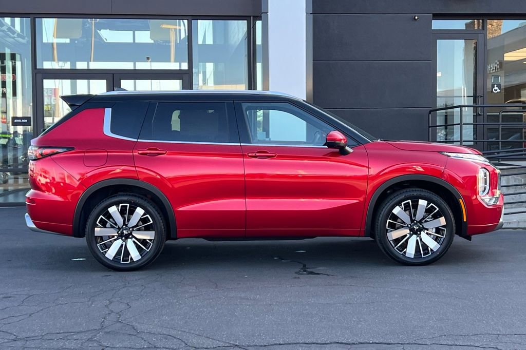 New 2026 Mitsubishi Outlander SEL image 4