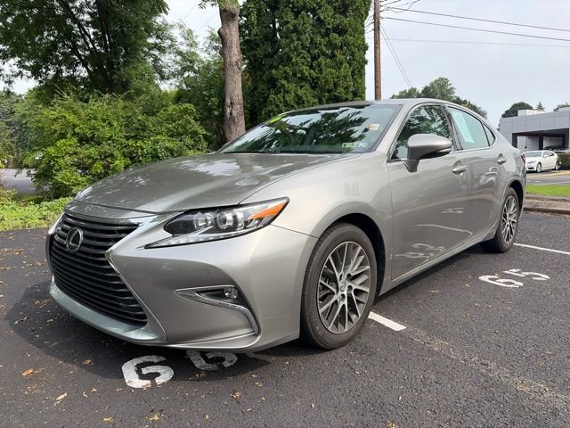 Used 2016 Lexus ES 350 w/ Premium Package w/Wood Trim FWD image 7