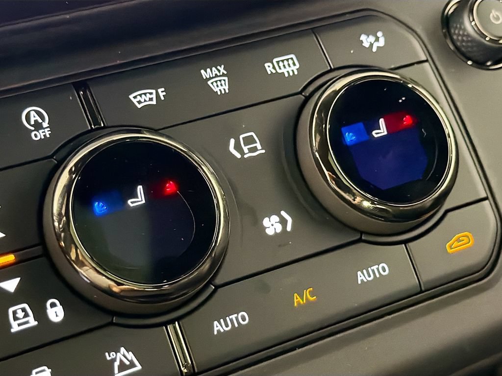 New 2026 Land Rover Defender 110 OCTA AWD/4WD image 21