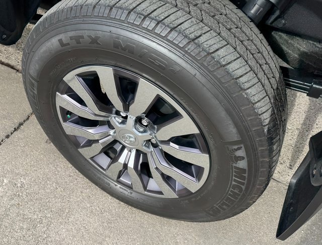 Used 2021 Toyota Tacoma Limited image 24