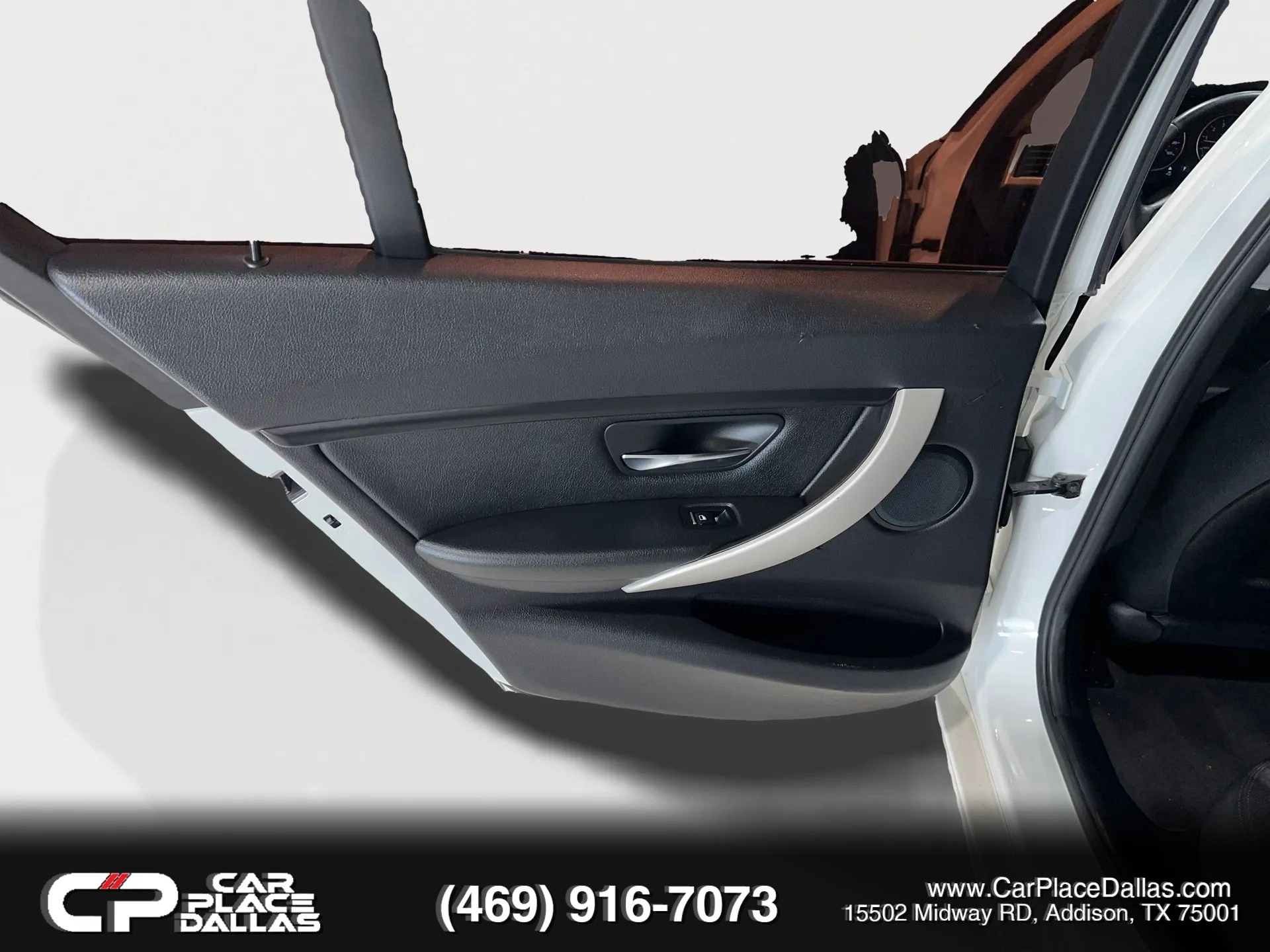 Used 2017 BMW 320i Sedan RWD image 21