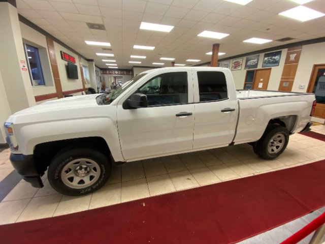 Used 2018 Chevrolet Silverado 1500 W/T image 2