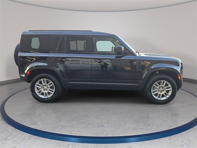 Used 2025 Land Rover Defender 110 S image 4