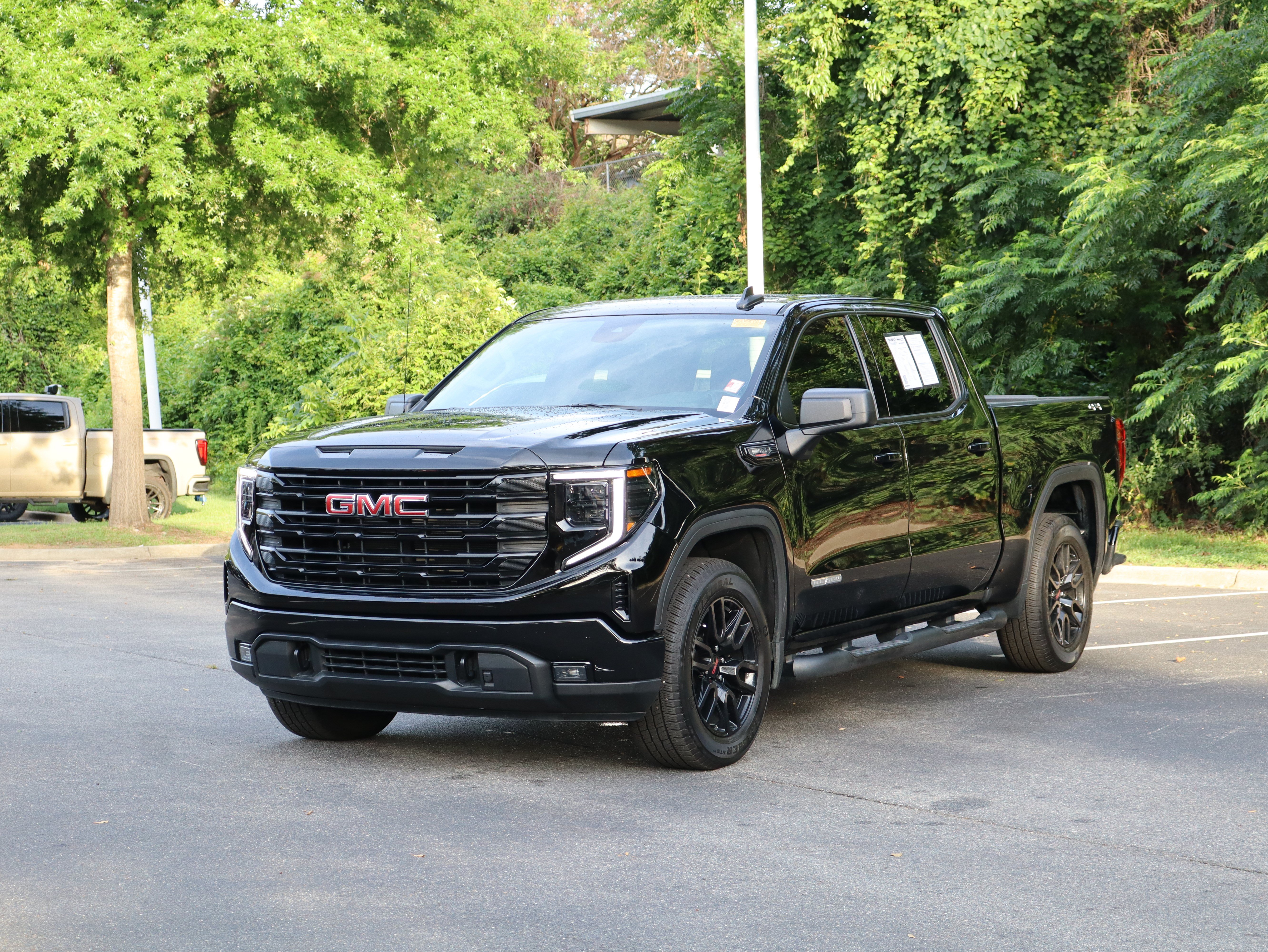 Used 2023 GMC Sierra 1500 Elevation AWD/4WD image 5