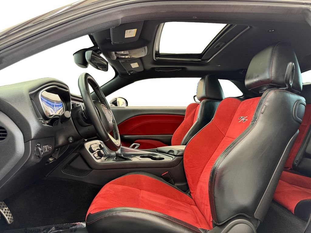 Used 2015 Dodge Challenger R/T Plus RWD image 10