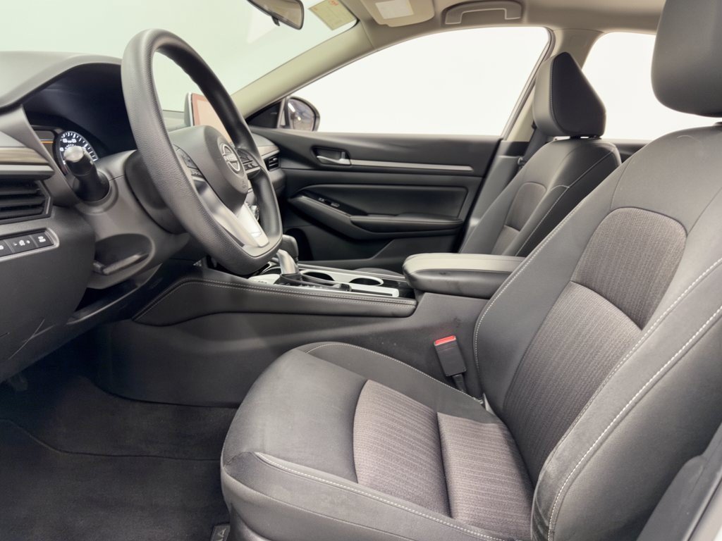 Used 2023 Nissan Altima 2.5 SV FWD image 5