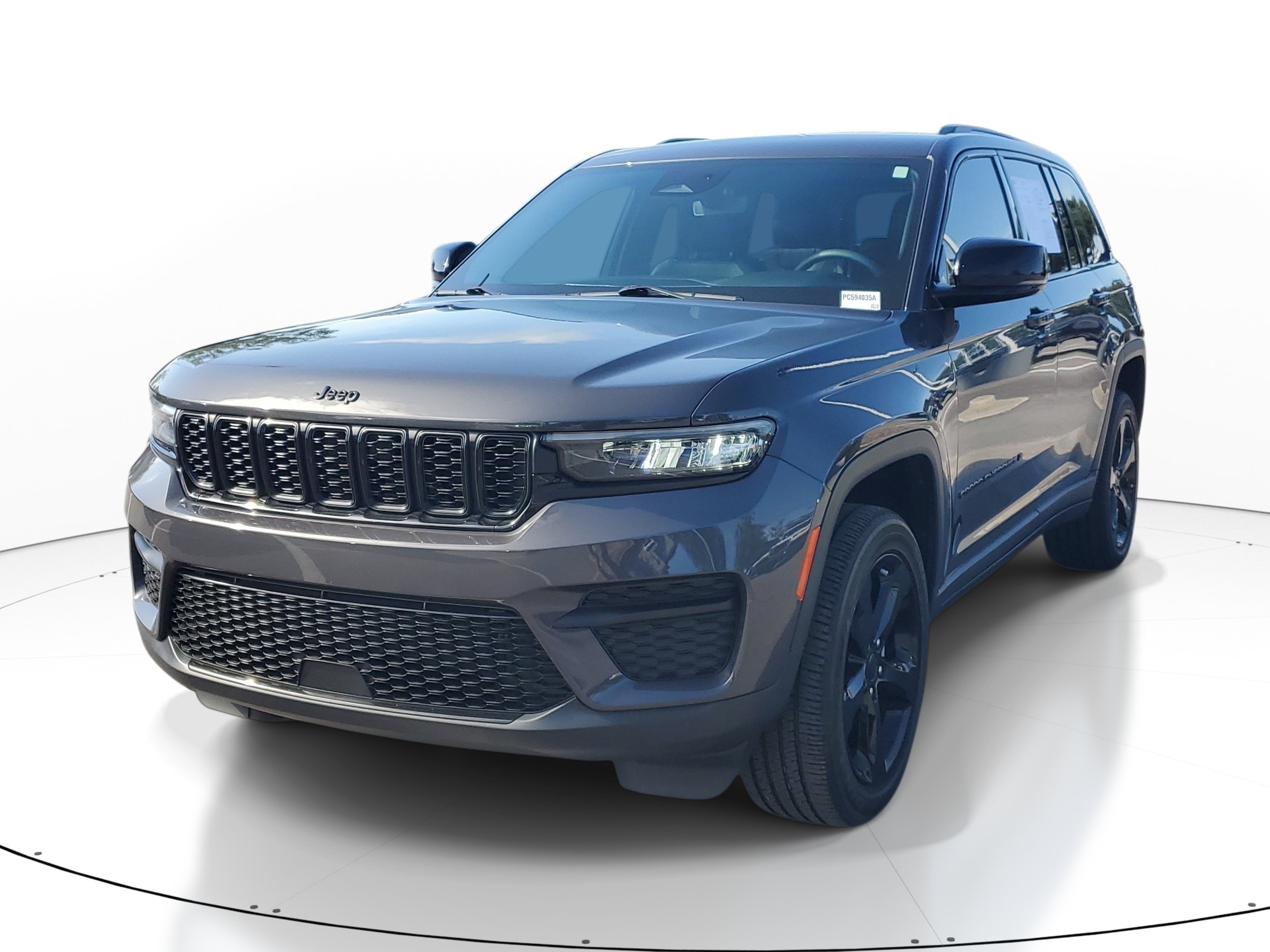 Used 2023 Jeep Grand Cherokee Altitude AWD/4WD image 4