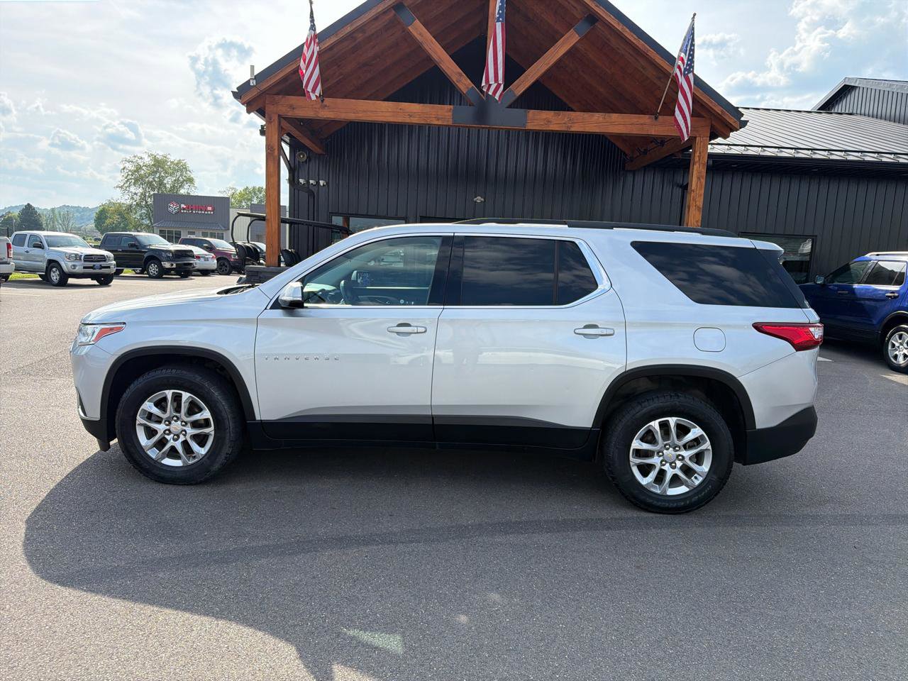 Used 2020 Chevrolet Traverse LT AWD/4WD image 17