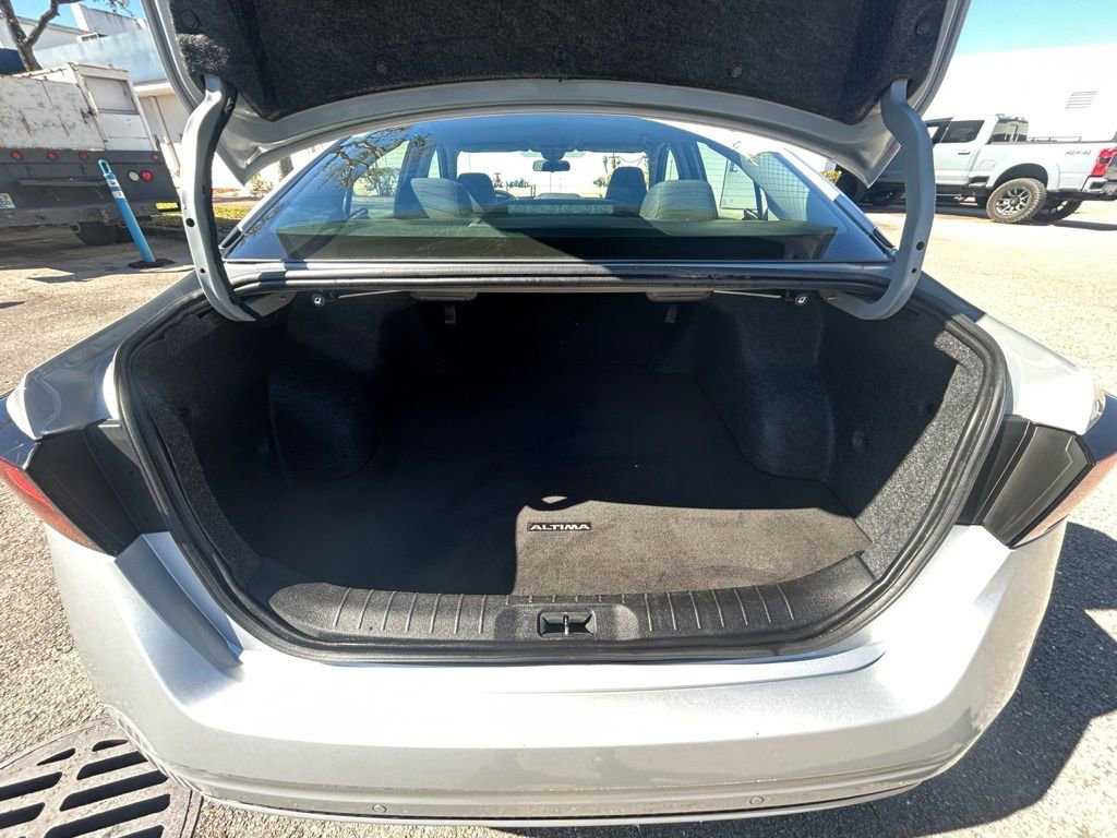 Used 2024 Nissan Altima 2.5 SV image 31