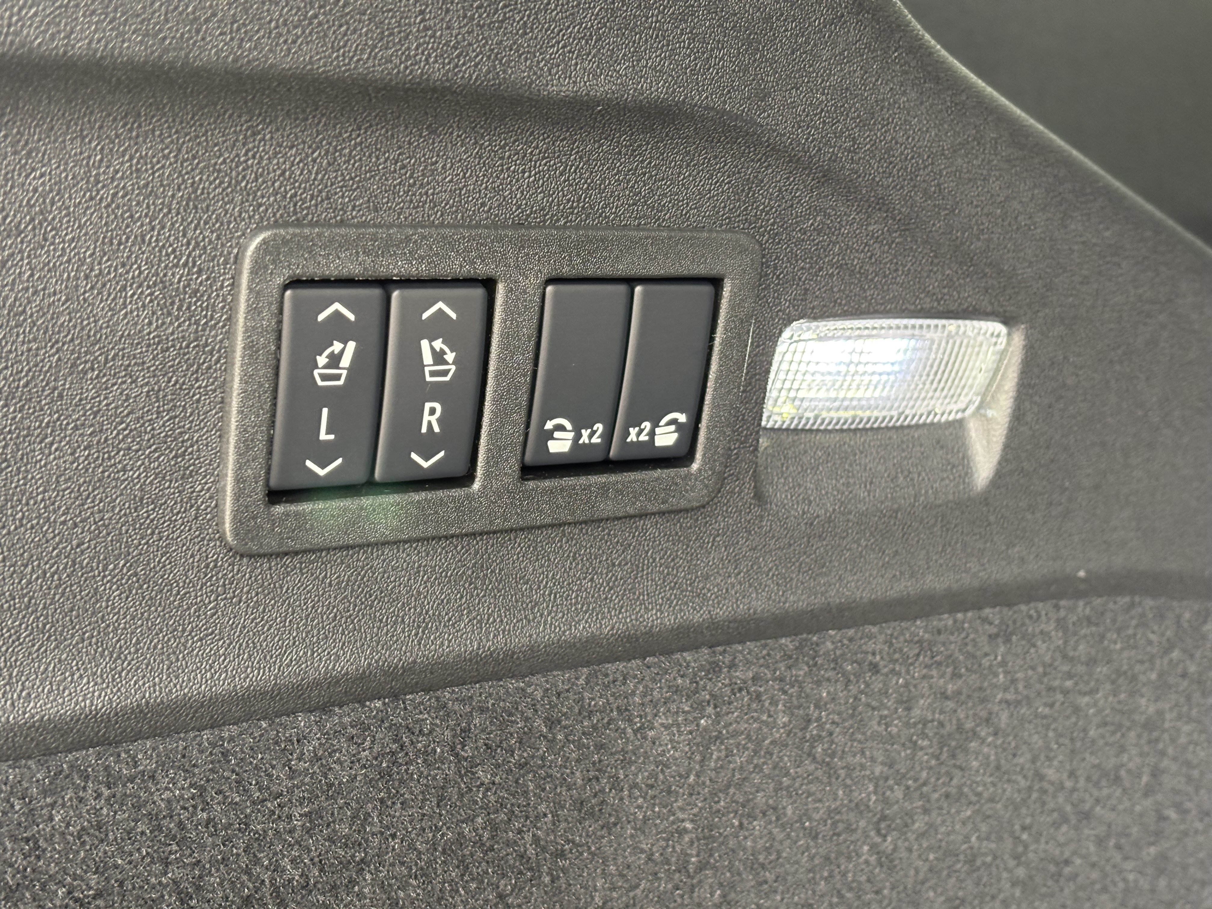 New 2026 Cadillac Escalade IQL Luxury AWD/4WD image 10