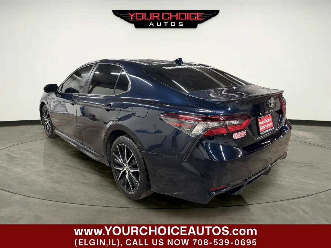Used 2021 Toyota Camry SE FWD image 3