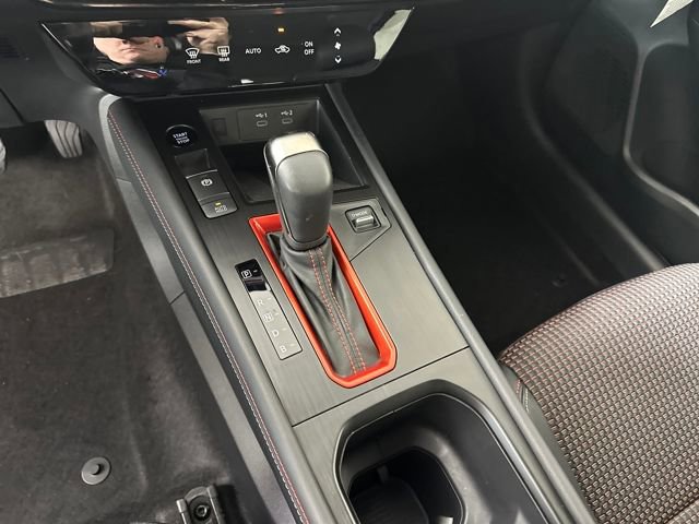 Certified 2025 Nissan Kicks SR image 20
