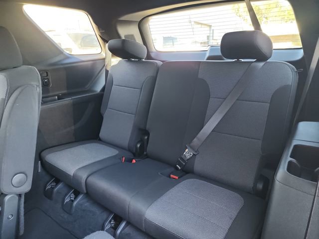 Used 2023 Chevrolet Traverse LT image 36