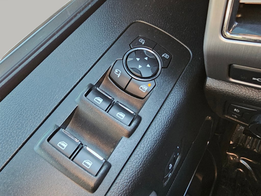 Used 2017 Ford F150 Platinum w/ Technology Package image 5