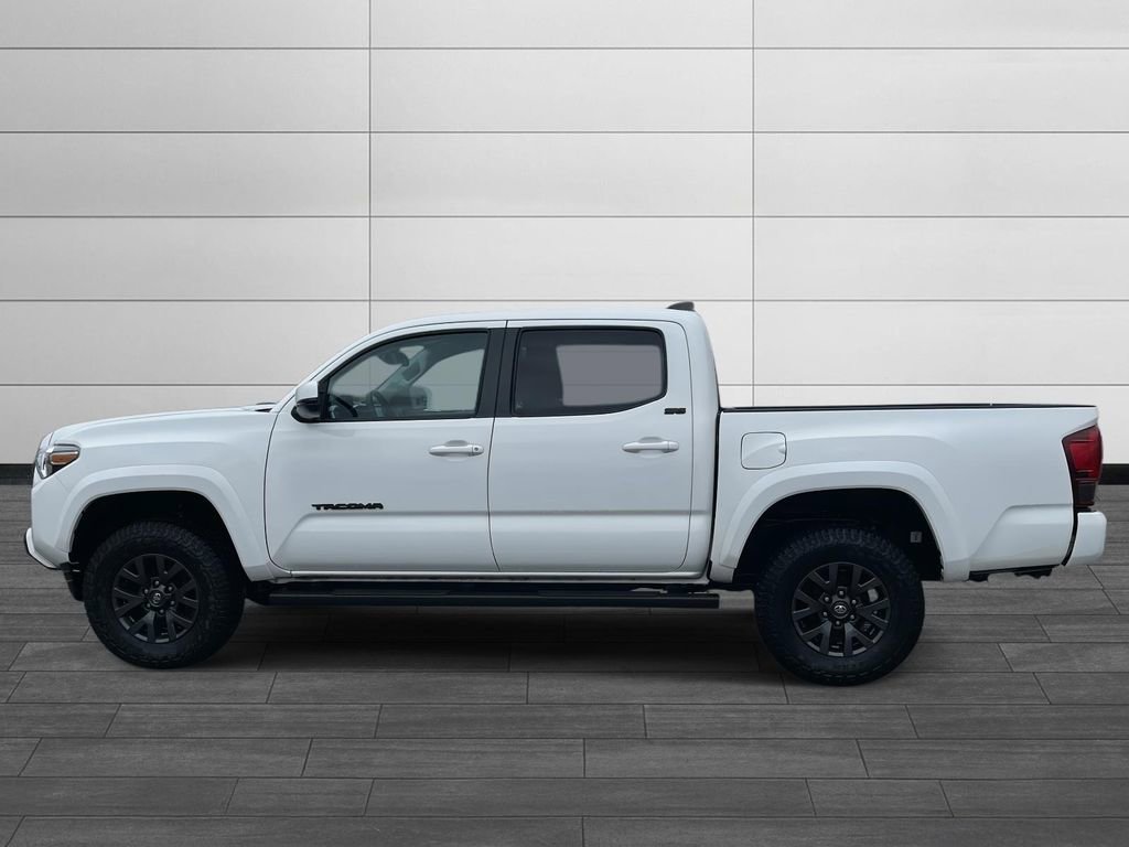 Used 2023 Toyota Tacoma SR5 w/ Technology Package image 2