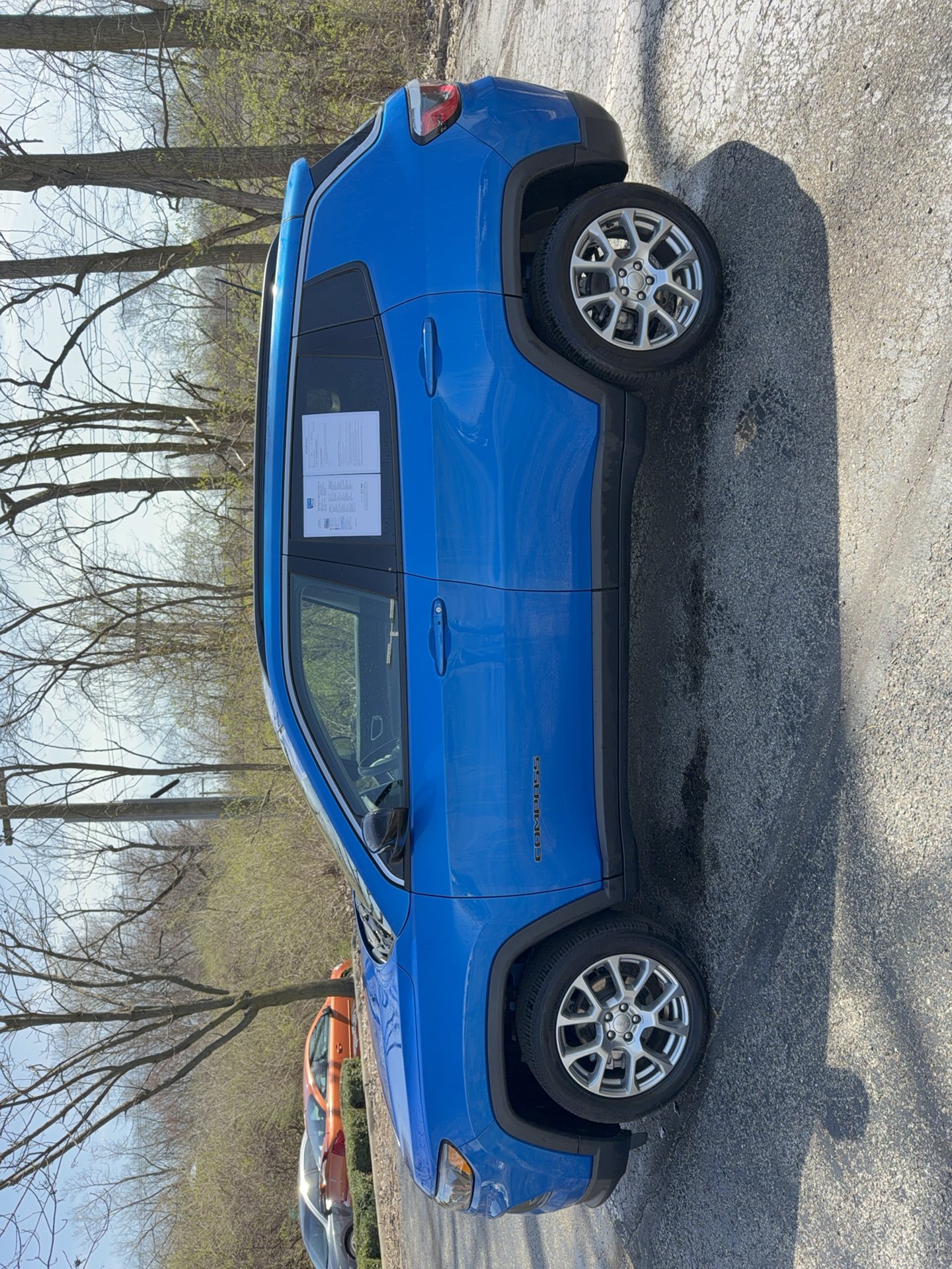 Used 2022 Jeep Compass Latitude w/ Sun and Sound Group AWD/4WD image 6