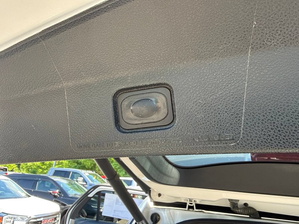 Used 2019 Ford Explorer XLT w/ Equipment Group 202A AWD/4WD image 15