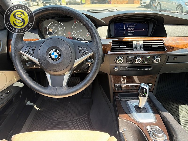 Used 2010 BMW 528i Sedan w/ Sport Pkg RWD image 24