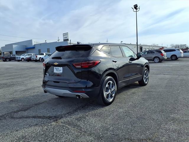 Used 2025 Chevrolet Blazer LT FWD image 18