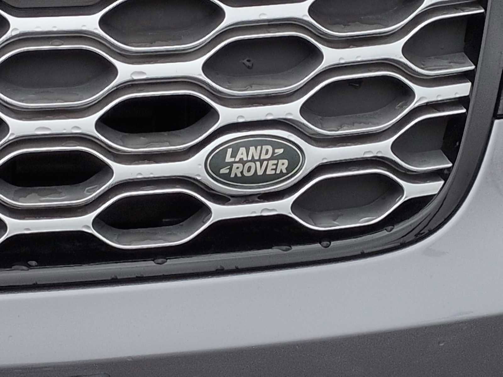Used 2024 Land Rover Discovery S image 11