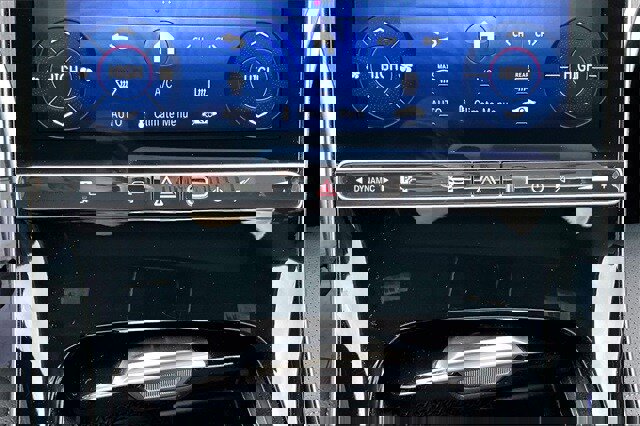 Certified 2025 Mercedes-Benz C 300 4MATIC Sedan image 18