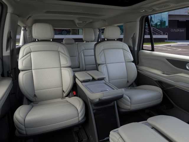 New 2025 Lincoln Navigator L Reserve AWD/4WD image 11