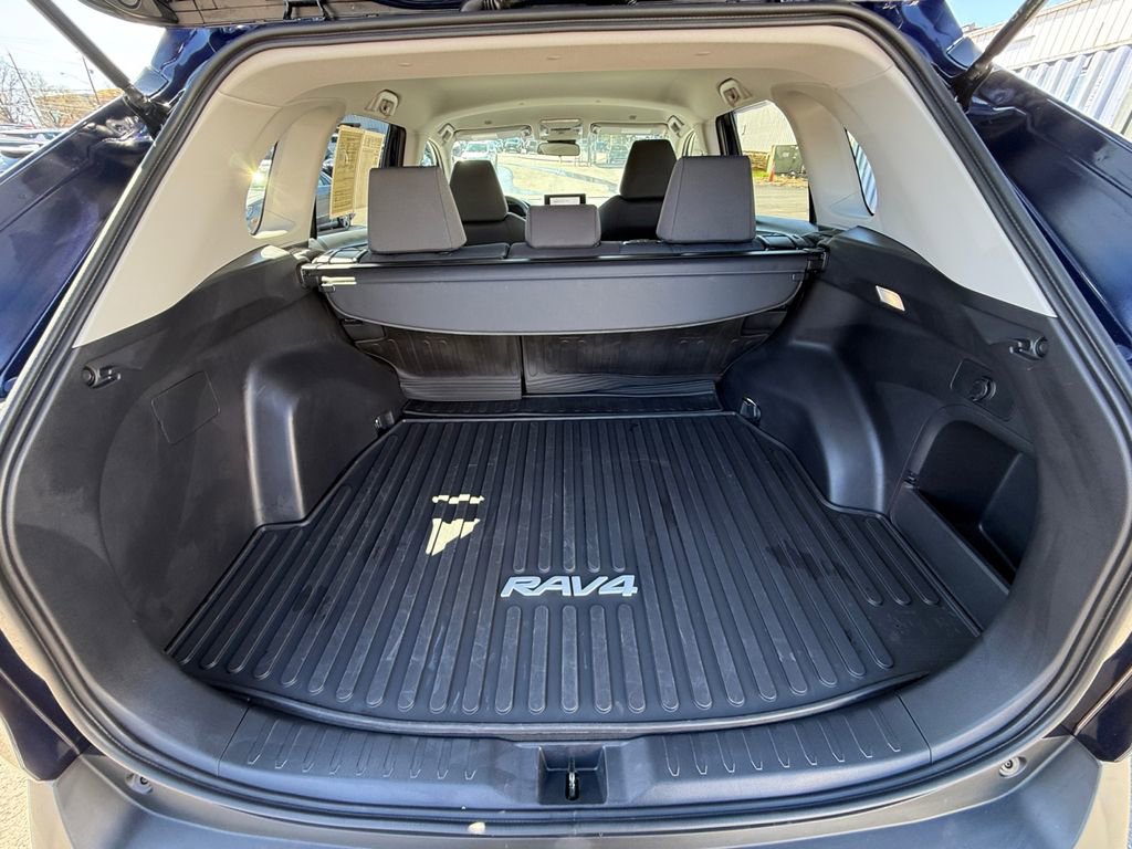 Used 2025 Toyota RAV4 XLE image 23