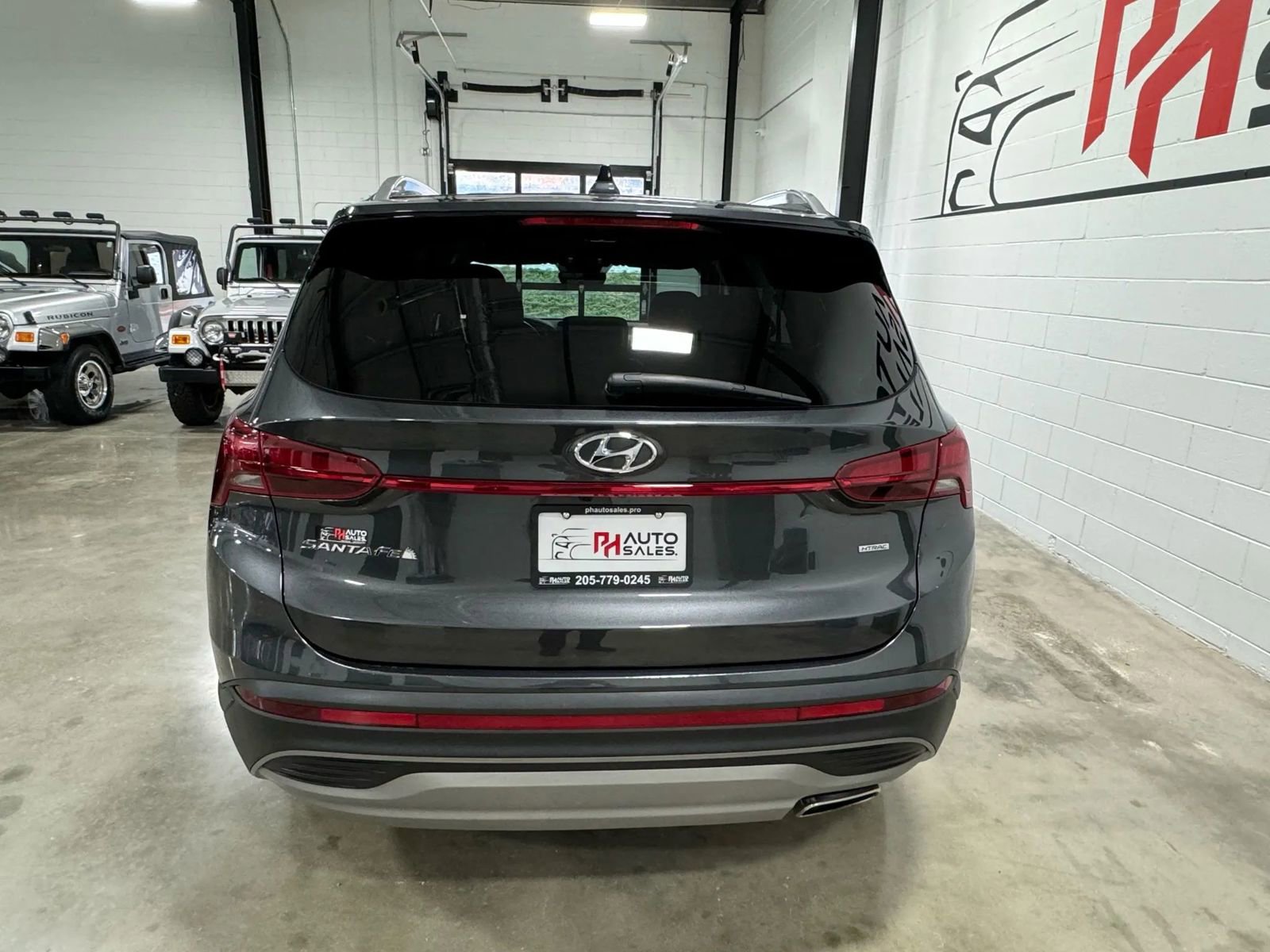 Used 2023 Hyundai Santa Fe SEL image 3