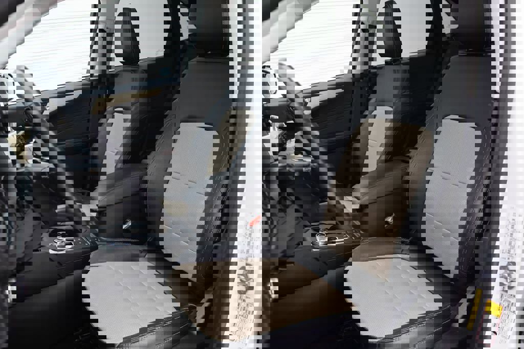 Used 2022 Ford Escape Titanium w/ Titanium Elite Package image 11