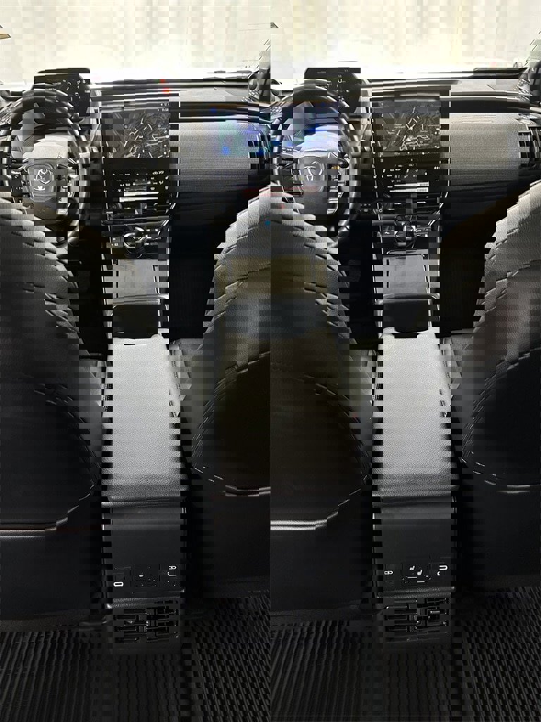 Used 2023 Toyota bZ4X Limited image 25