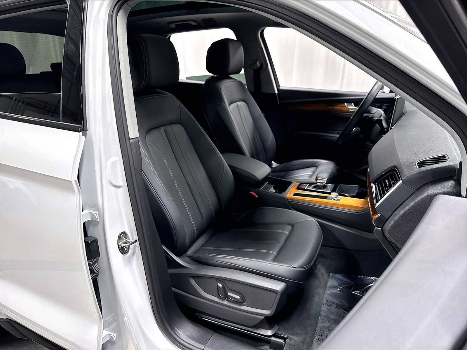 Used 2023 Audi Q5 2.0T Premium Plus w/ Premium Plus Package AWD/4WD image 30