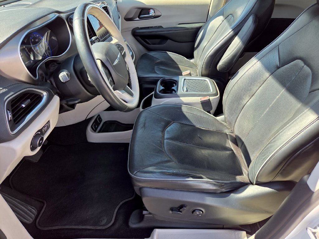 Used 2019 Chrysler Pacifica Limited FWD image 13