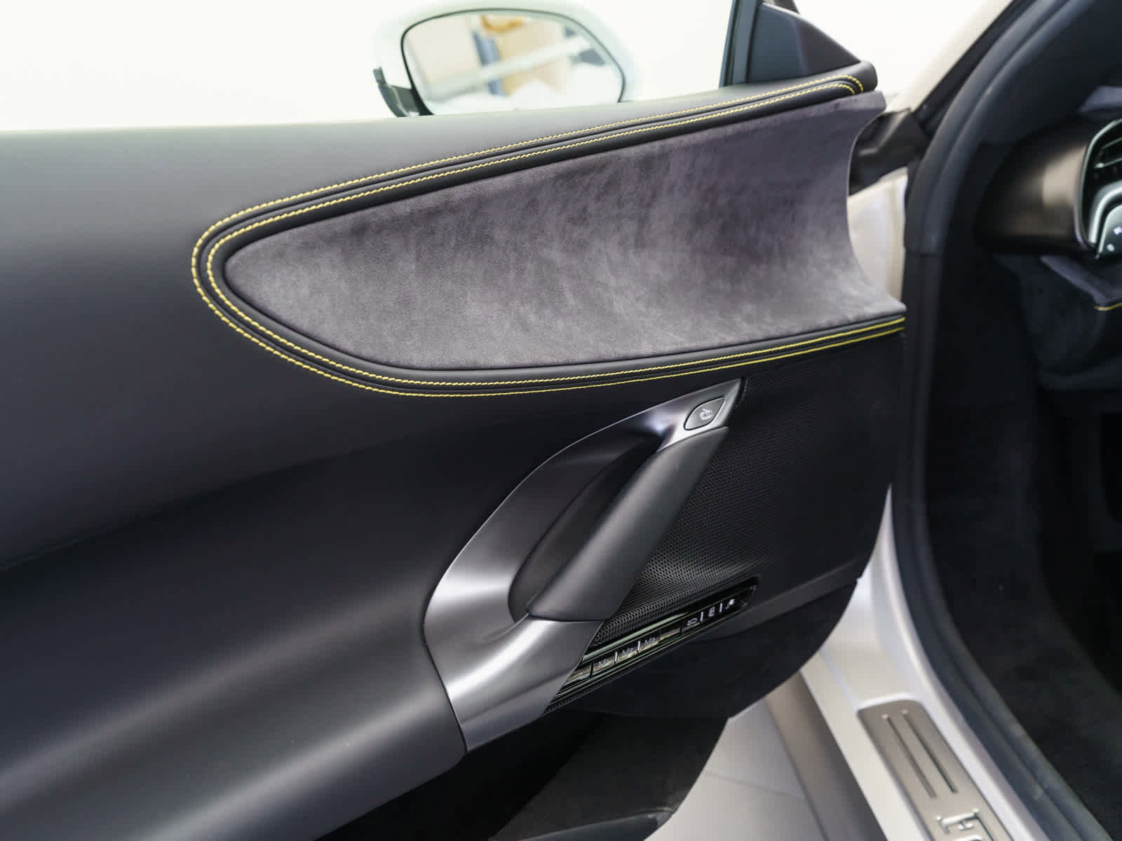 Certified 2022 Ferrari SF90 Stradale image 17