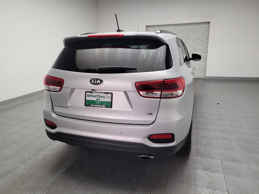 Used 2019 Kia Sorento S AWD/4WD image 7