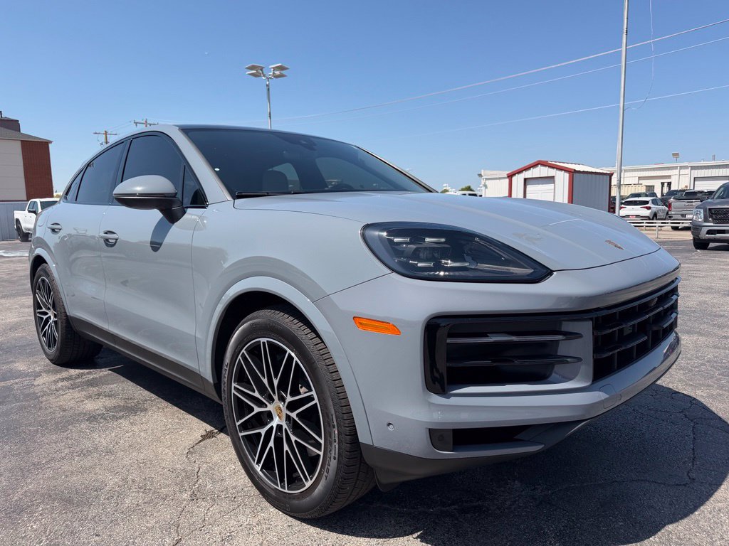 Used 2024 Porsche Cayenne Coupe AWD/4WD image 4