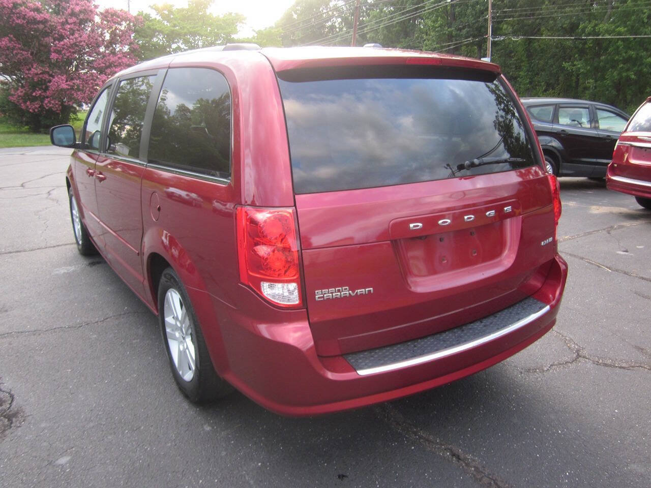 Used 2011 Dodge Grand Caravan Crew w/ Entertainment Group 1 FWD image 8