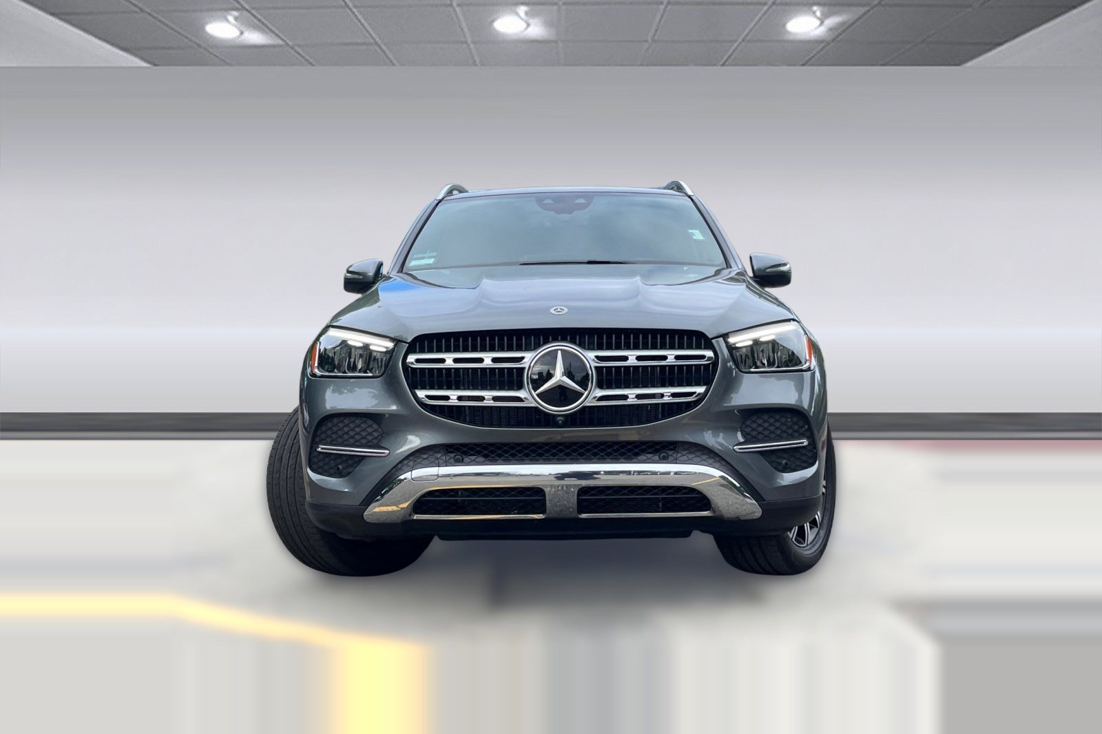 Used 2025 Mercedes-Benz GLE 450e 4MATIC image 4