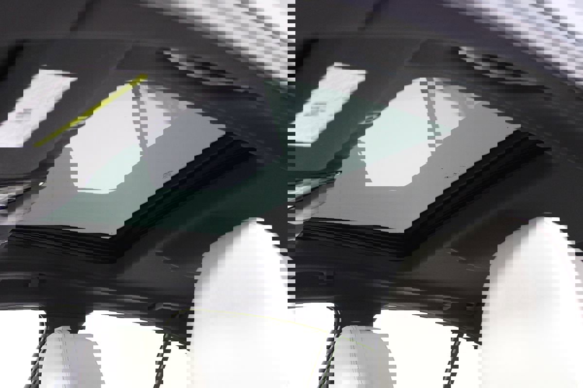 Used 2023 BMW 530e 530e w/ M Sport Package image 9