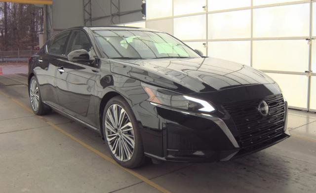 Used 2024 Nissan Altima 2.5 SL image 3