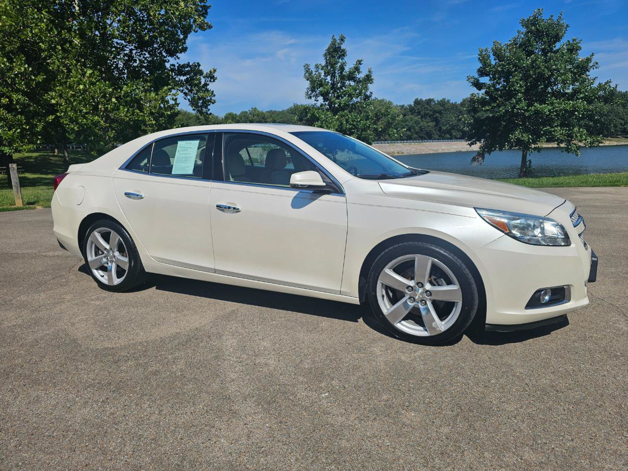 Used 2013 Chevrolet Malibu LTZ FWD image 2