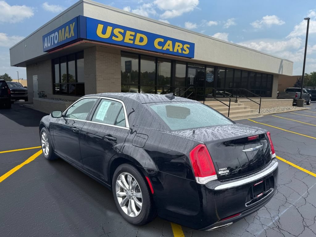 Used 2022 Chrysler 300 Touring AWD/4WD image 7