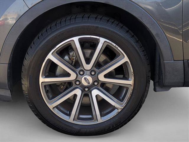 Used 2015 Ford Explorer XLT w/ Equipment Group 202A FWD image 26