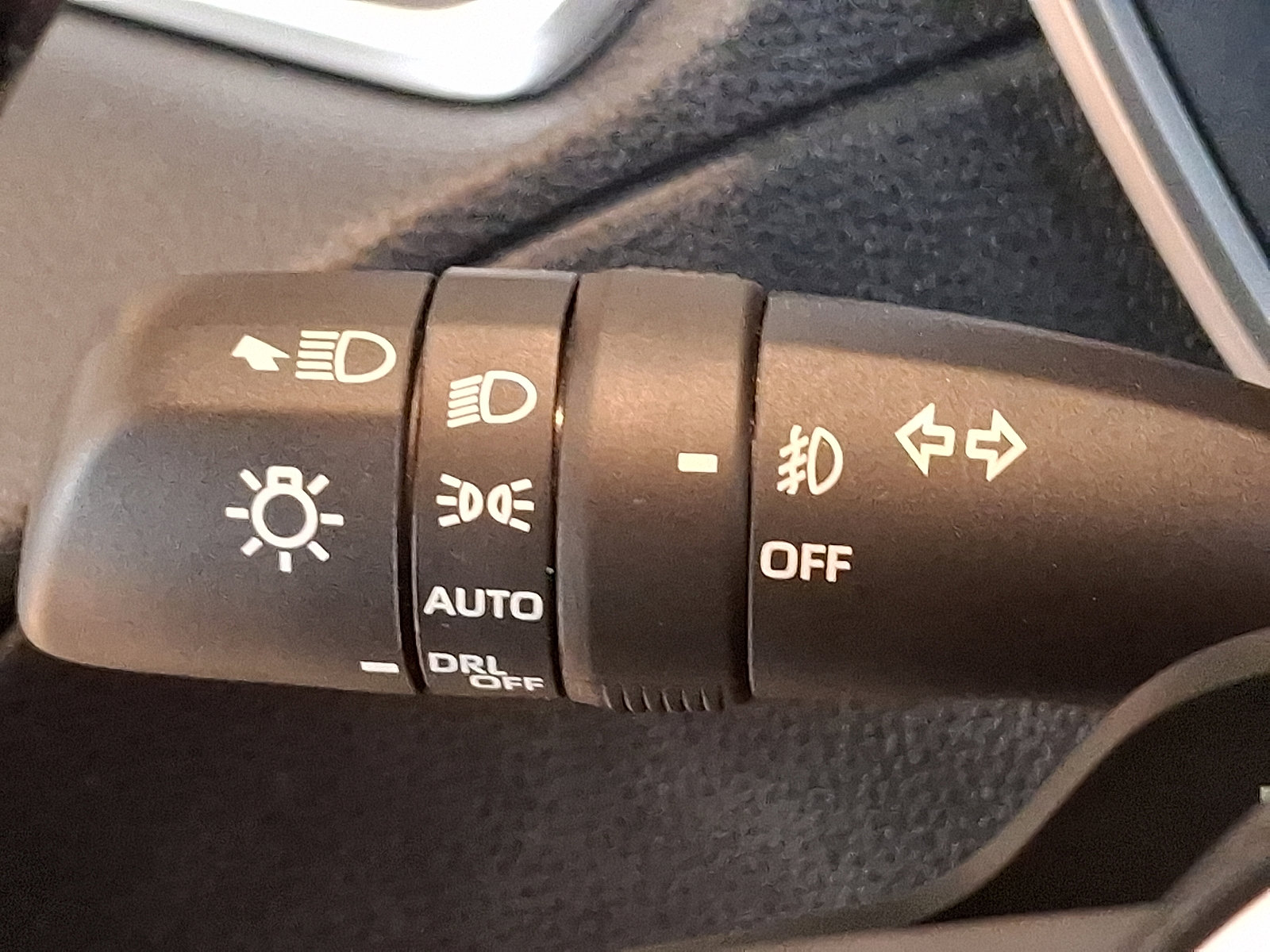 Certified 2023 Toyota Corolla Cross XSE image 25