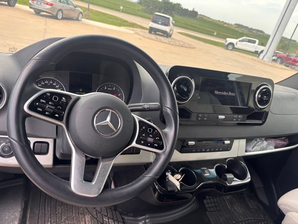 Used 2020 Mercedes-Benz Sprinter 2500 image 7